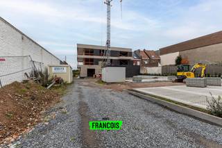 Nabij centrum Ronse vinden we dit appartementsgebouw. Met winkels, scholen, openbaar vervoer en centrum Ronse allen op wandelafstand, geniet...