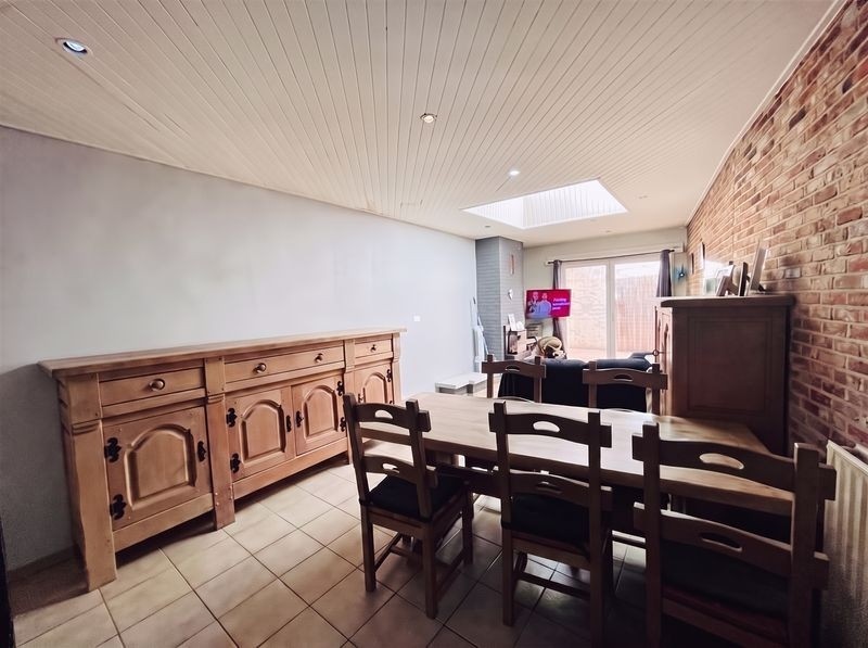Brugge centrum, woonhuis met zonnige koer, 3 SLAAPKAMERS en living van 34m² - foto 4