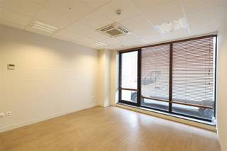 Commercieel te huur in Gembloers