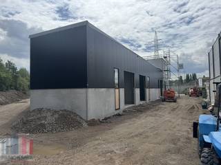 Nouvelle unité PME à vendre d'une superficie de 216 m² avec 2 places de parking privatives.L'entrepôt fait partie du parc d'activités Buda, un parc...