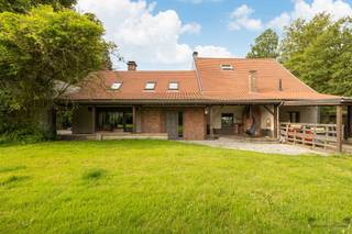Unique country house,4 bedrooms, outbuildings on a plot of 2200m² in the greenery at Begijnendijk. Are you looking for something unique and special?,...