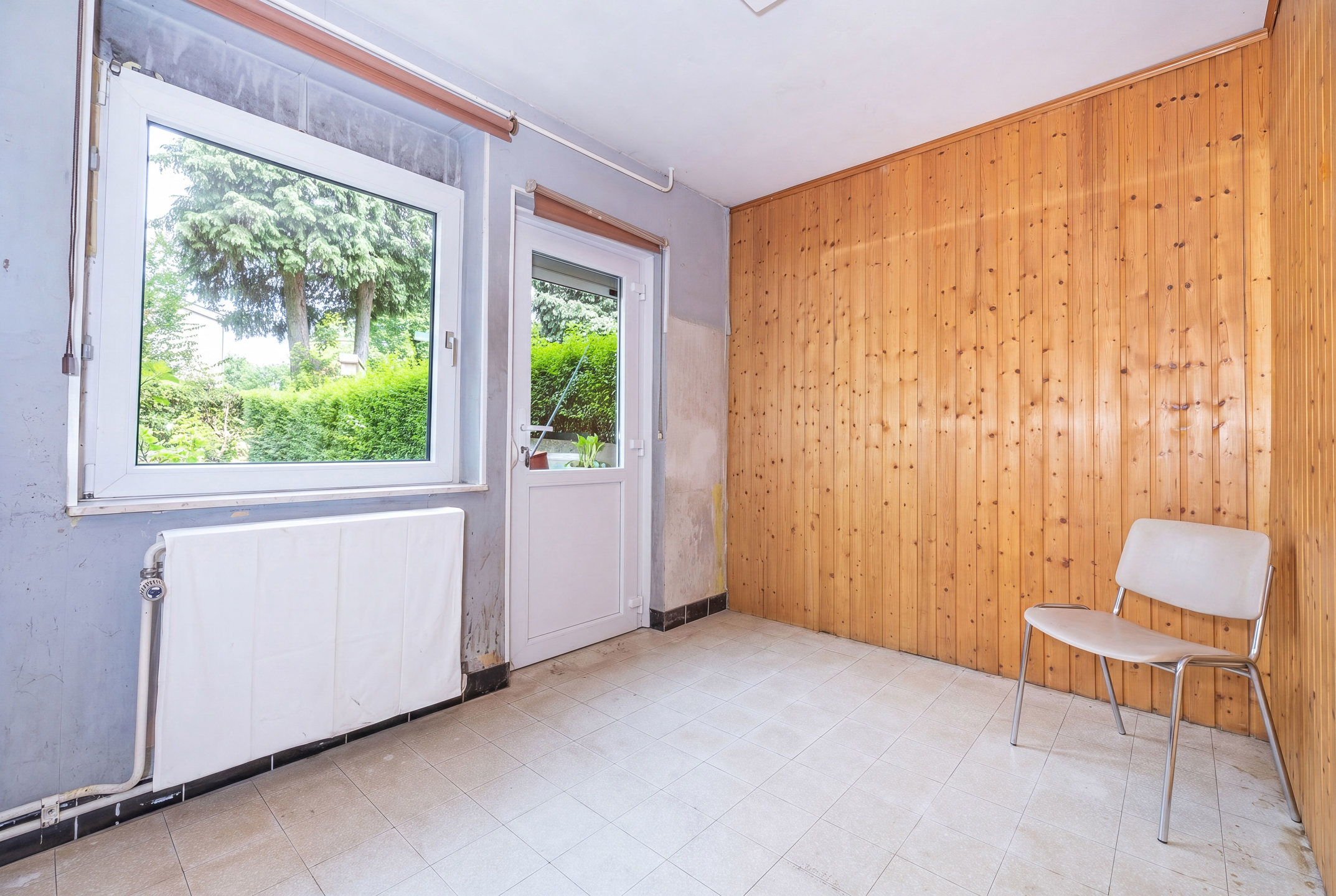 Rustig gelegen huis met drie gevels, tuin en garage - foto 5