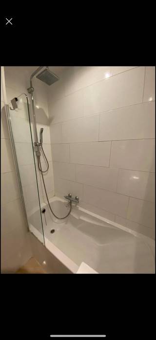 Mooi ruim een slaapkamer dakappartement in Deurne noord aan de Bosuil . Met airco’s zowel in woonkamer als slaapkamer. EPC D dus geen...