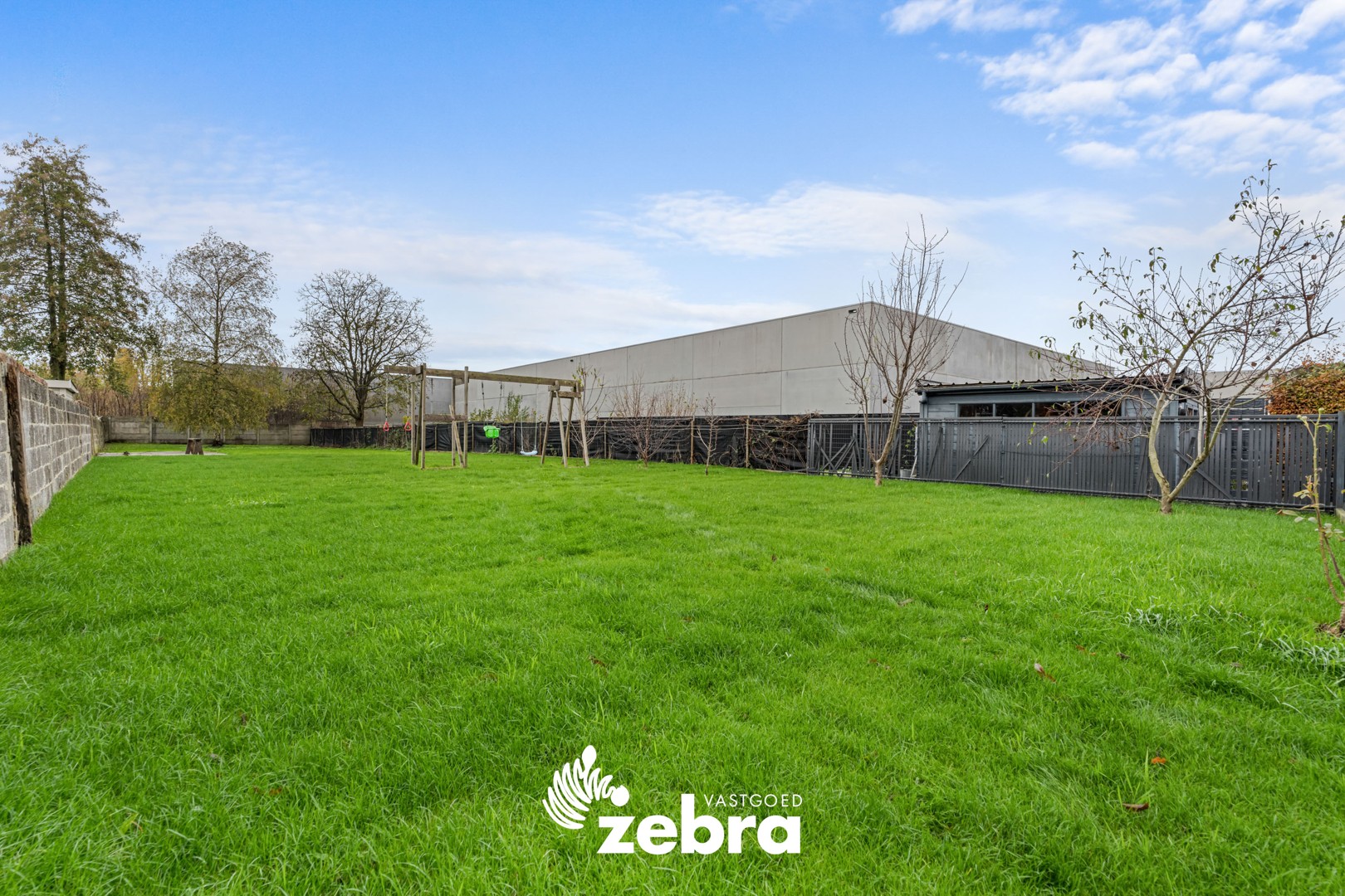 Gerenoveerde woning met 4 slaapkamers en 2 badkamers te Roeselare! - foto 2