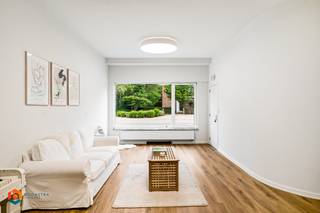 Op een goede locatie te Beerzel bevindt zich dit ruim kantoorruimte van 180 m². U bevindt zich hier vlakbij belangrijke invalswegen, winkels,...