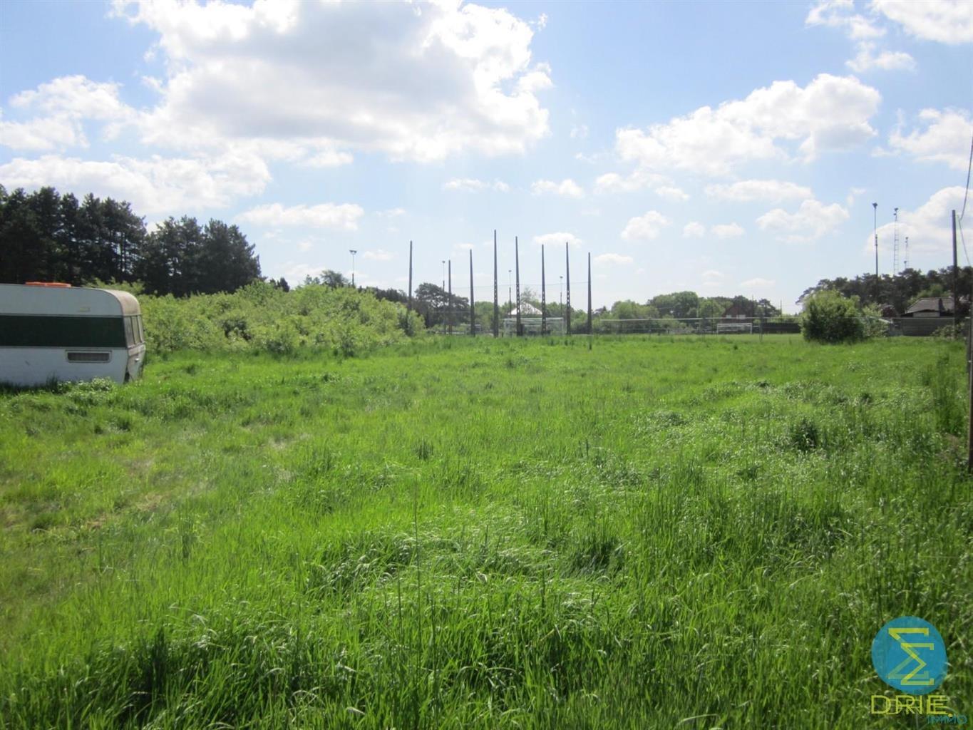 Perceel grond van 1648m² gelegen in woonuitbreidingsgebied.Stedenbouwkundige informatie: Wug, Gvv.
