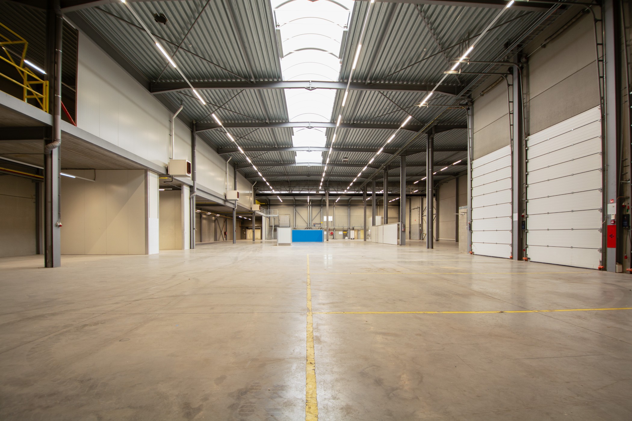 Uniek bedrijfsgebouw (2.612m²) te koop IZ De Pluim in Zwevegem - foto 4