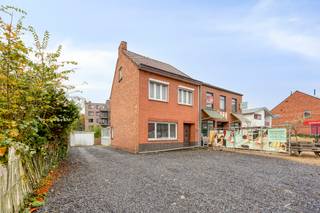 [[ DIT PAND NEEMT DEEL AAN DE ERA OPEN HUIZEN DAG OP 6/12 VAN 13:00 TOT 14:00 ]]LUMMEN: HALFOPEN BEBOUWING MET POTENTIEEL IN HET CENTRUMDeze te...