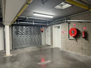 Deze autostaanplaats bevindt zich in het ondergronds complex van de nieuwbouwresidentie Maiden Lane, gelegen in het centrum van Nieuwpoort stad op...