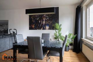 Dit appartement is gelegen op de derde verdieping zonder lift.Indeling: inkomhal; vestiairekast; apart toilet; ingerichte badkamer; 2 slaapkamers...