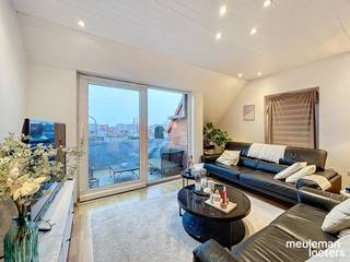 Dit luchtig appartement is gelegen op wandelafstand van verschillende winkels, diensten en openbaar vervoer.Het lichtrijk appartement geniet van...