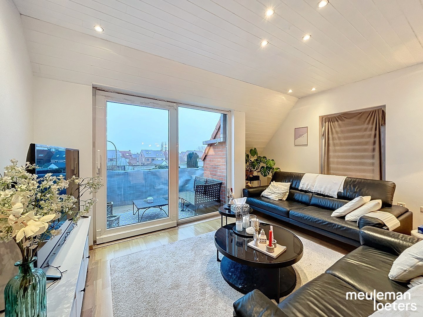 Lichtrijk appartement  met drie slaapkamers - foto 3