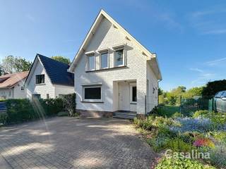 CASALINA Real Estate biedt exclusief te huur aan : Huis van 100m² (volgens EPC) met gezellige tuin. Ideaal gelegen in een rustige omgeving, op...