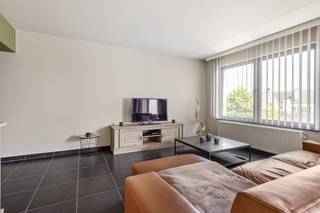 Dit instapklaar appartement op de tweede verdieping is gelegen in het hart van Wijnegem, op wandelafstand van winkels, scholen en het tramstation,...