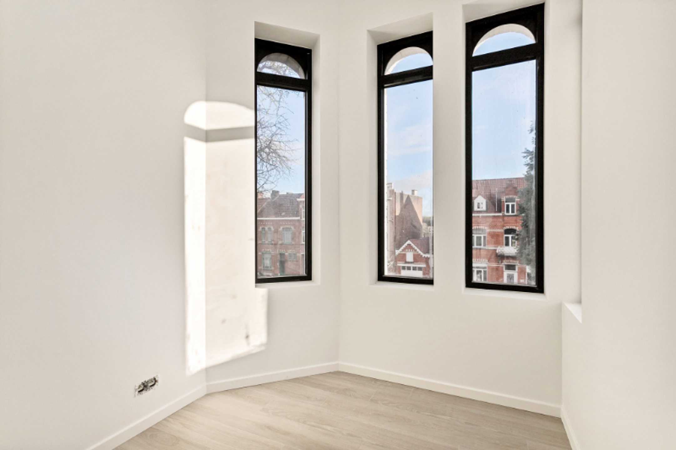 Kasteel met kantoorbestemming te koop in Halle. - foto 5