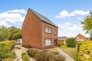 🏡 Op te frissen woning met potentieel – centraal en landelijk gelegenDeze ruime woning biedt een uitstekende kans voor wie op zoek is naar een...