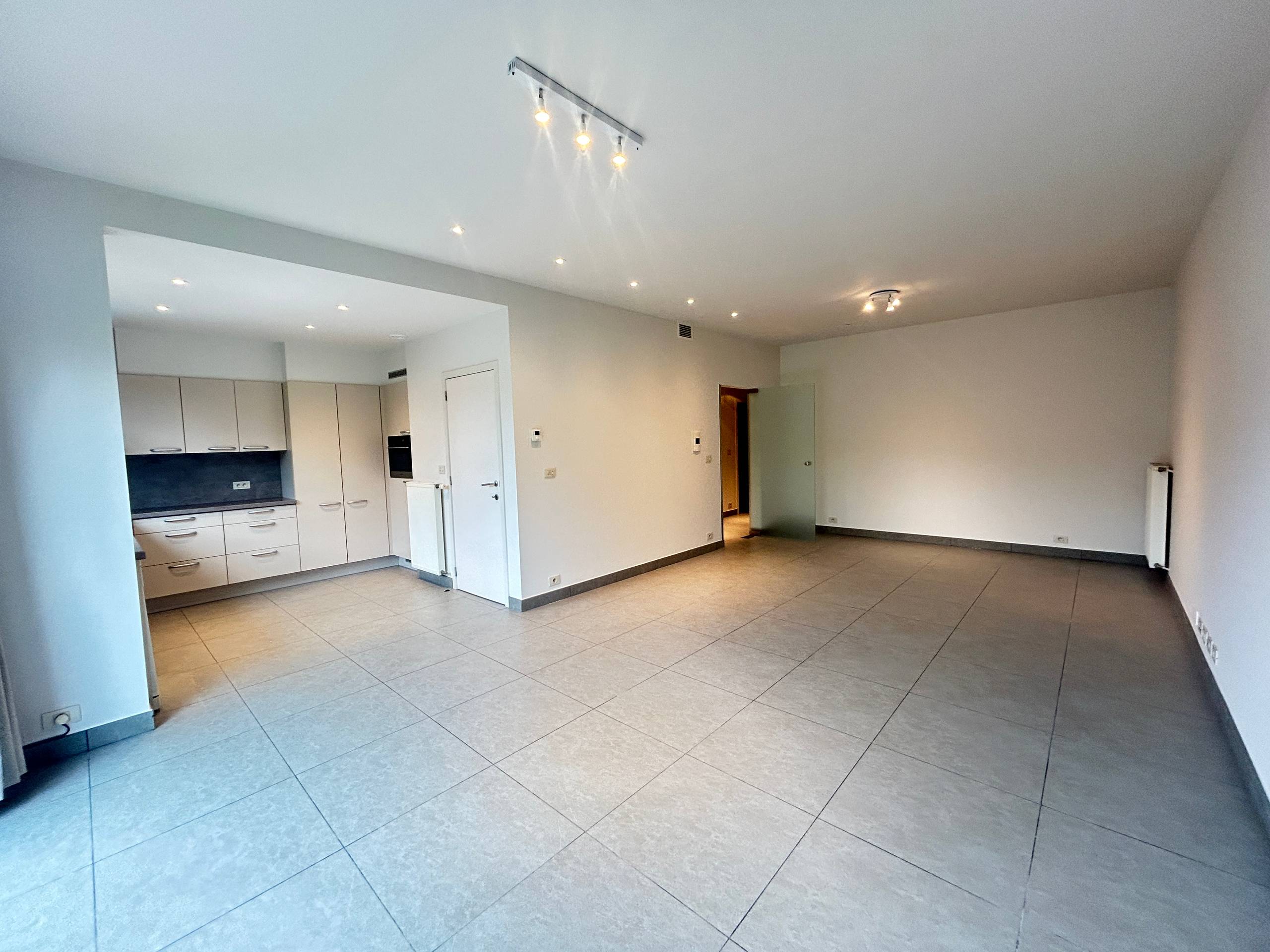 Wevelgem - Luxe appartement met 2 kamers en garage - foto 3