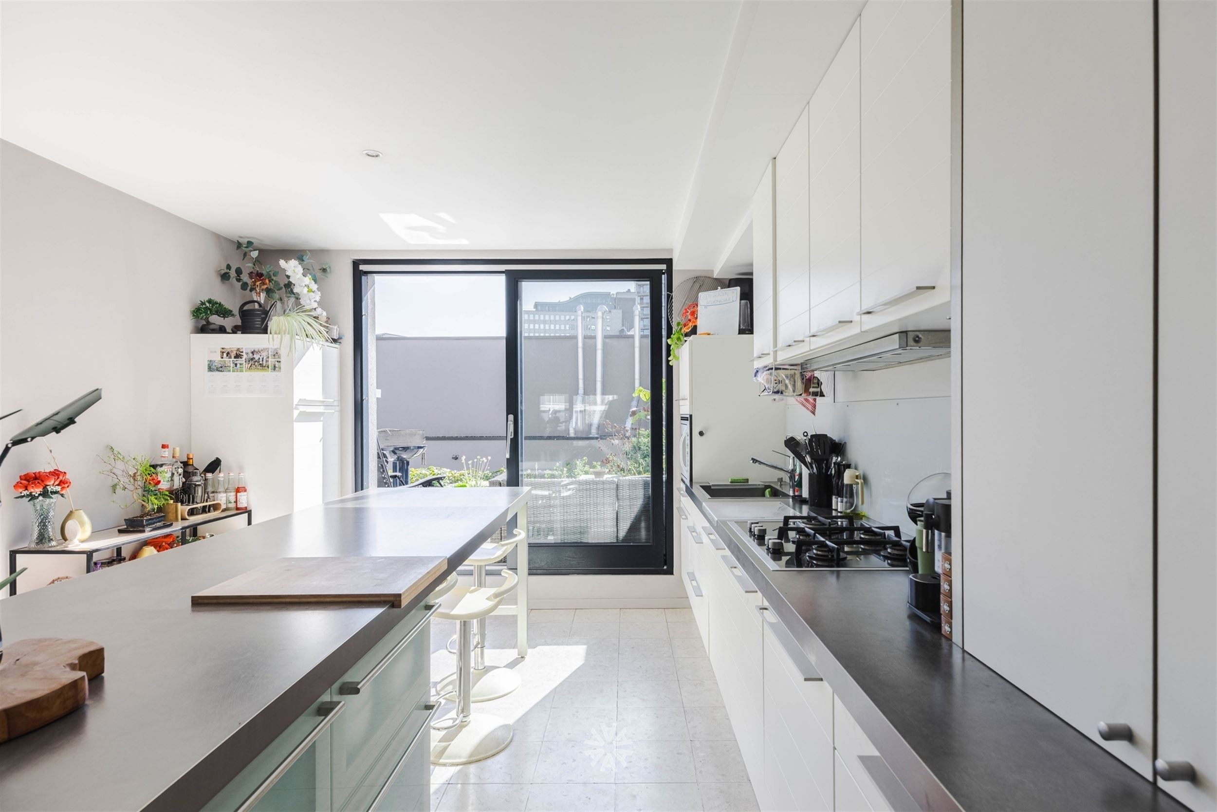 Bel-etage woning in rustige zijstraat van de Martelaarslaan  - foto 4