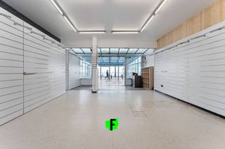 Profiteer van deze unieke kans om een prachtig handelspand te verwerven op een van de meest gewilde locaties aan de Zeedijk. Dit eigendom biedt niet alleen een uitstekende handelsruimte en een woonruimte.<br /><br />Panddetails:<br /><br /><ul><li>Winkelruimte: 100 m², ideaal voor diverse commerciële doeleinden.<br /><br /></li><li>Kelder: Ruime kelder van 35 m², perfect voor opslag of extra werkruimte.<br /><br /></li><li>Veranda: Veranda van 50 m², een aangename plek voor klanten of om te ontspannen.<br /><br />De woonruimte is praktisch ingedeeld met een wc; badkamer, keuken, woonkamer met slaaphoek en een terras. Het pand wordt verwarmd met centrale verwarming op aardgas en beschikt over enkele beglazing. <br /><br />Mis deze kans niet om uw droom van een eigen winkel met woonruimte te realiseren op een toplocatie! Neem vandaag nog contact met ons op voor meer informatie of een bezichtiging.<br /><br /></li></ul>