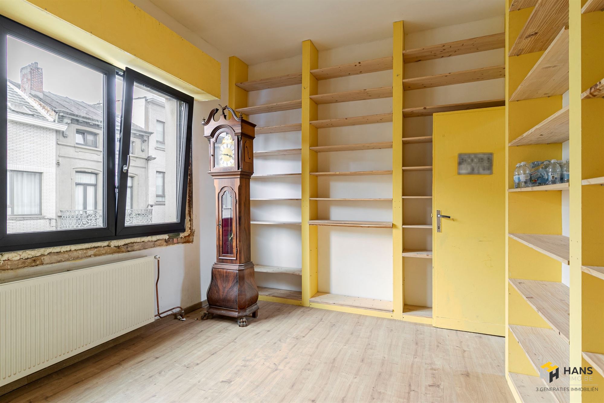 Te renoveren woning (117 m²) met 3 slaapkamers en buitenruimte (12 m²) in Antwerpen (2060). - foto 4