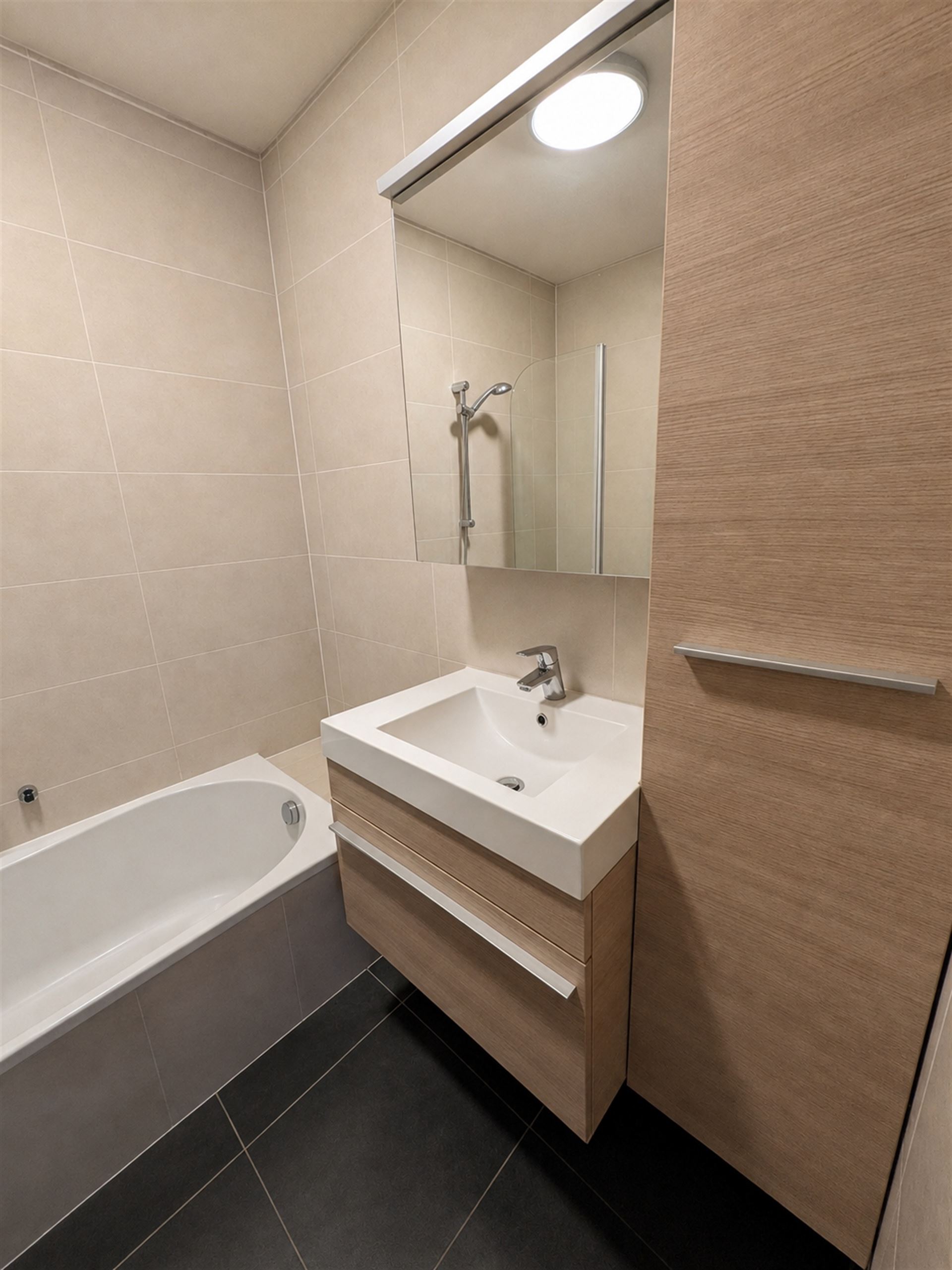 Recent app met 2 slaapkamers en garage te huur in Sleidinge - foto 5