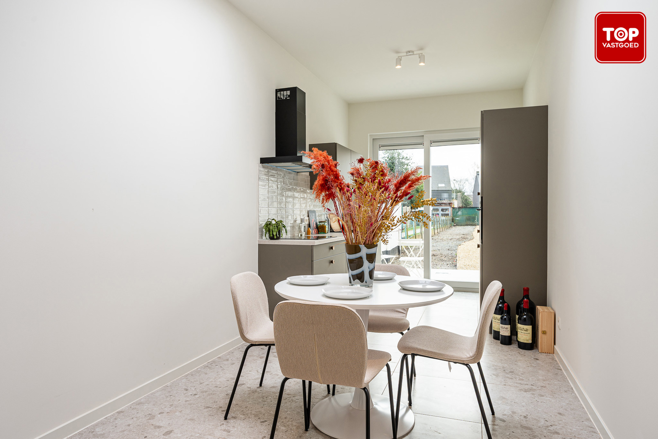 Totaal gerenoveerde woning met 3 slaapkamers, tuin en garage.  - foto 5