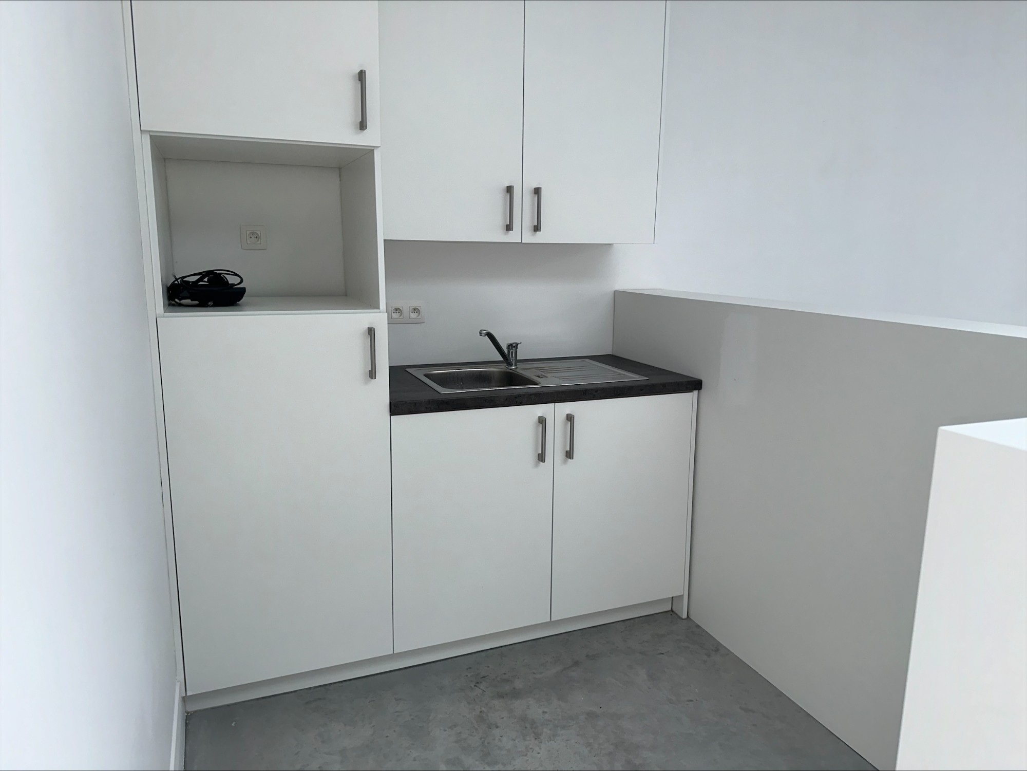 Modern en instapklaar kantoor op toplocatie in hartje Temse - foto 3