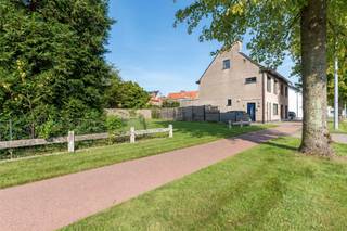 <p>Building Lot (HOB) with Exceptional Development Potential – Herentalsebaan, Wommelgem</p><p>Spacious building lot for a semi-detached home with the potential for up to approx. 360 m² of gross floor area—also ideal for a “kangaroo home.”<br />Located on Herentalsebaan in Wommelgem (near the border with Ranst), we are offering this attractive building lot for the construction of a particularly spacious semi-detached home.</p><p>The lot is approximately 15 meters wide and 15 meters deep. Thanks to a potential building zone of approximately 12 × 10 meters, a spacious home can be built here.</p><p>Potential building volume<br />• Ground floor: approx. 120 m²<br />• First floor: approx. 120 m²<br />• Top floor under a sloped roof<br />• Up to approx. 360 m² gross floor area</p><p>The generous dimensions offer numerous possibilities: a large living area with an open kitchen, an office or practice space, multiple bedrooms and bathrooms, a walk-in closet, a hobby room, and a fully functional attic.</p><p>Ideal for multigenerational living</p><p>The spacious building volume also makes the lot particularly attractive for multigenerational living. A separate living area for parents or family members living on-site can be integrated with the main residence, balancing both togetherness and privacy.</p><p>Key Features<br />• 15-meter lot width<br />• Potential building width of approx. 12 meters<br />• Floor area of up to approx. 120 m² per full story<br />• Up to approx. 360 m² gross floor area<br />• Top floor under a sloped roof<br />• Suitable for a very spacious family home<br />• Potential for a “kangaroo” home or assisted living<br />• Located on Herentalsebaan in Wommelgem</p><p>A wonderful opportunity for those who aren’t just looking for a home, but for the space to create a completely custom home.</p><p>The dimensions, floor areas, construction possibilities, and options for kangaroo or assisted living mentioned are indicative. Any development is subject to applicable urban planning regulations and the obtaining of the required permits.</p><p>Interested? Contact us for more information or to schedule a site visit: info@markasa.be or 03/827.72.92</p>
