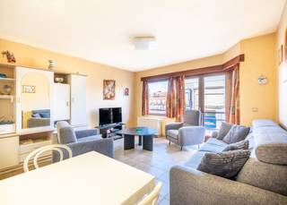 Appartement met 2 slaapkamers + extra slaaphoek te koop in de residentie "De Korre" te Koksijde. Het gebouw bevindt zich in de vernieuwde...