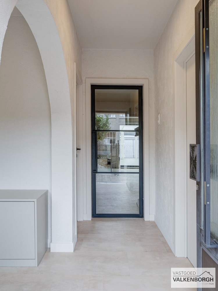 Gerenoveerde gezinswoning met 3 slaapkamers - foto 3