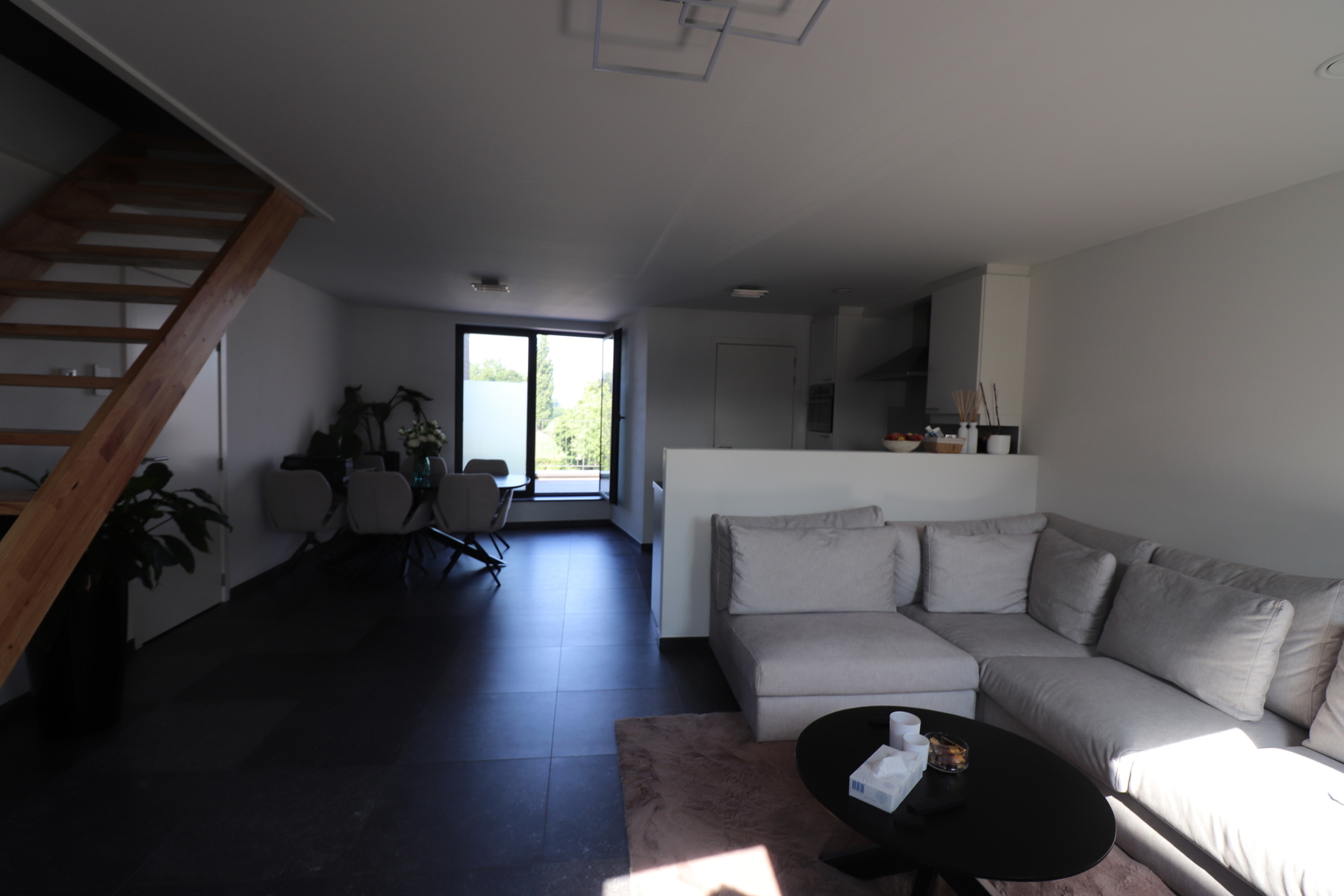 Energiezuinig (E-peil 20) appartement op de tweede verdieping met 3 slaapkamers, terras en autostaanplaats. - foto 4