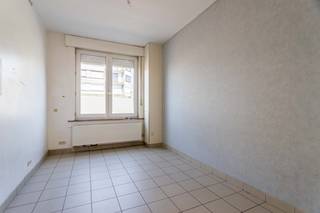 Harelbeke: Woning met EPC CDeze woning biedt een unieke opportuniteit voor wie op zoek is naar een centraal gelegen woonst met alle faciliteiten op...