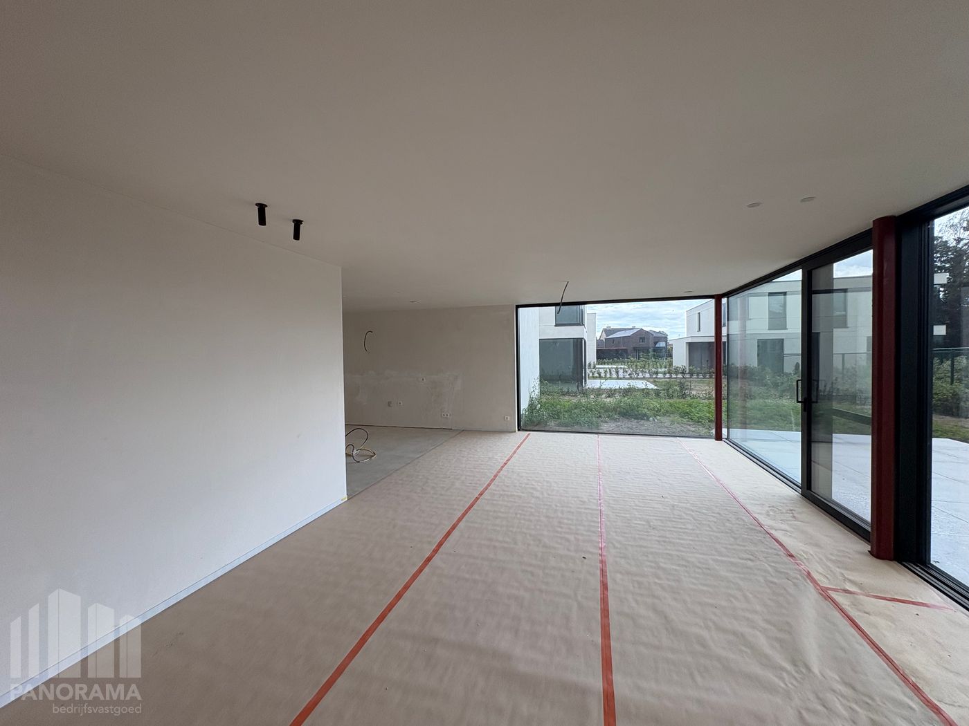 Lichtrijk nieuwbouwkantoor van 170 m² te Nazareth-De Pinte - foto 4