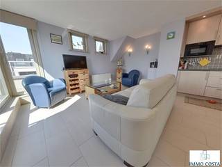 Te koop: gezellig appartement op de 5de verdieping van residentie Van Gogh, gelegen in de Onderwijsstraat in het hart van Middelkerke. Dankzij...