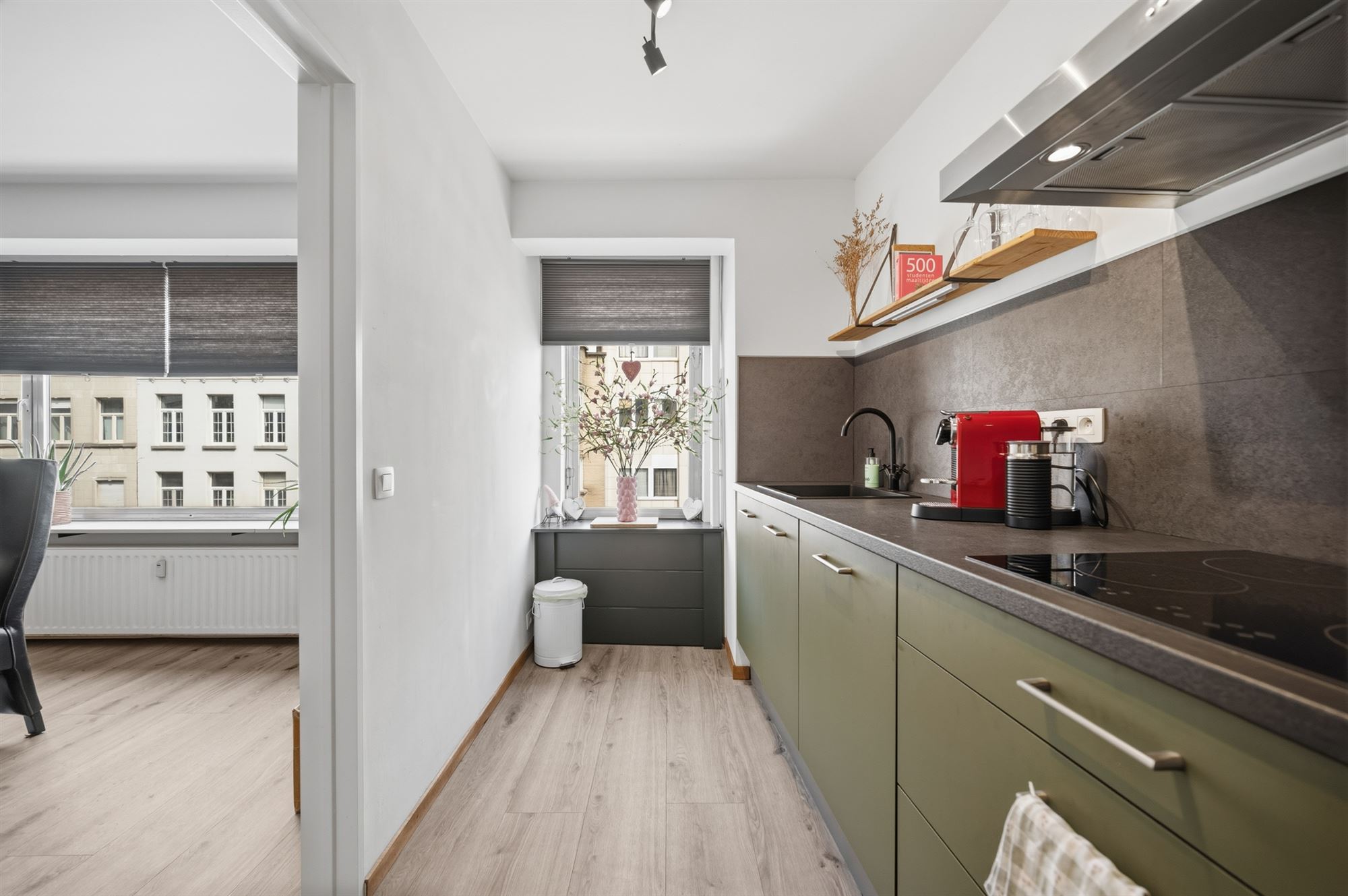 Instapklaar appartement met 3 kamers nabij station - foto 5