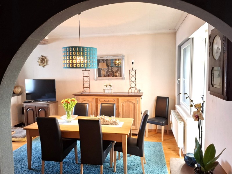 Gezinswoning met 4 slaapkamers, garage en tuin - foto 4