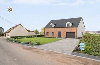 Prachtig gelegen bouwgrond van 2.585 m² te Saint-Sauveur. Het perceel geniet van een schitterend open zicht op Ronse en de Kwaremont, midden in...