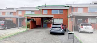 Deze leuke goed onderhouden starterswoning is gelegen in het rustige Sleidinge. De woning is gebouwd in 2001 en beschikt op het gelijkvloers over...