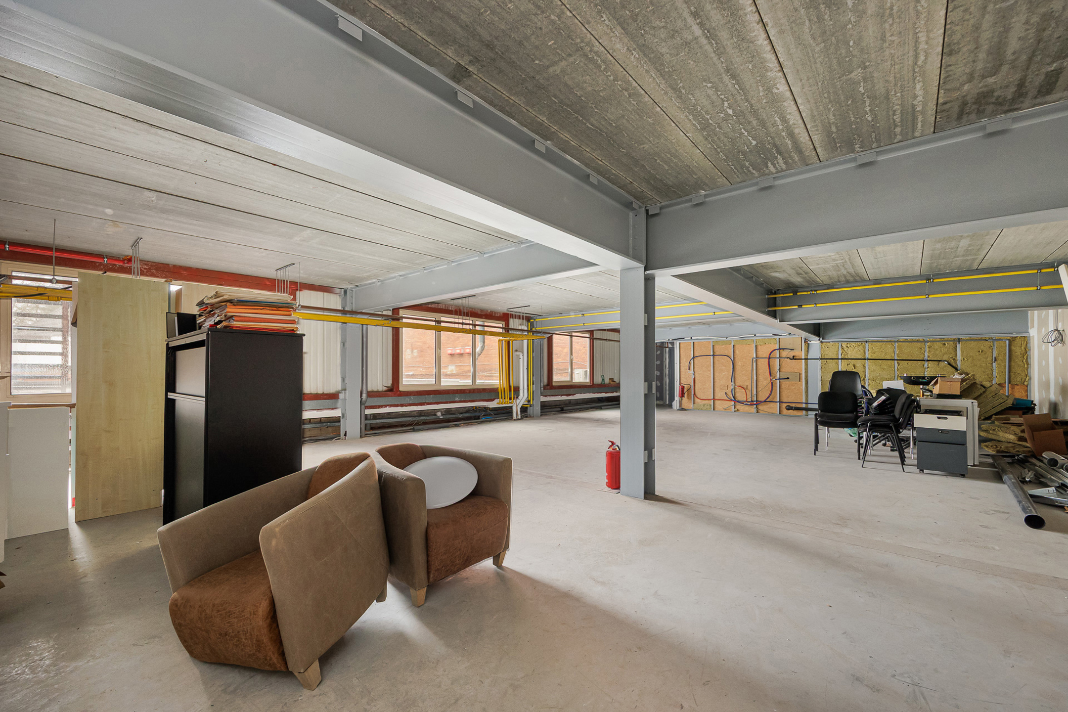 Ruime polyvalente ruimte van 143 m² op strategische locatie - foto 5