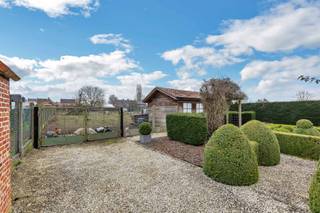 Voor meer info of een bezoek, bel 02 884 23 25 - Topo - Immo biedt u deze prachtige instapklare woning op een perceel van 15a44ca. Bij...