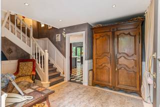 Karaktervolle villa met zwembad en tuinpracht in residentiële omgevingOntdek deze charmante en instapklare open bebouwing op een royaal perceel,...