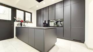 Bij ImmoFusion 7/7 “open huis” : klik op onze 3D-TOUR. Ervaar vastgoed alsof je er zelf doorloopt!Op een uitstekende en rustige locatie in Genk...