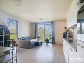 Dit energiezuinig hoekappartement bevindt zich in een recent gebouw (2017) nabij de Slachthuissite. U betreedt het appartement via de inkomhal...