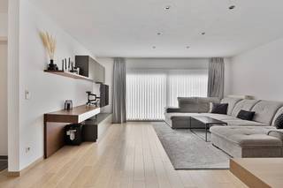 Découvrez cet charmant appartement au rez-de-chaussée situé à la Borghtstraat 52 à Vilvoorde. Ce logement offre un parfait mélange de confort et...