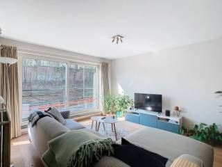 Mooi afgewerkt 2-slaapkamer appartement met 2 terrassen en gesloten garagebox.Het appartement bestaat uit een inkom, apart gastentoilet, 2...