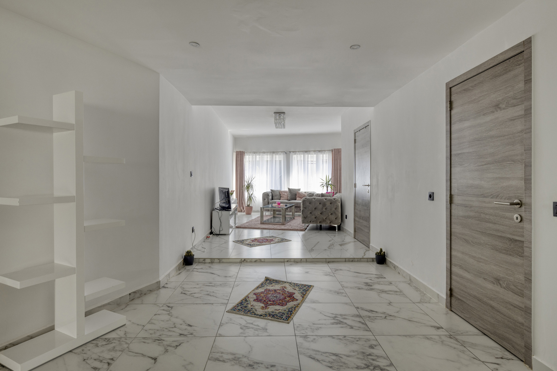 Ruime bel-etage met 4 slaapkamers en handelsruimte - foto 3
