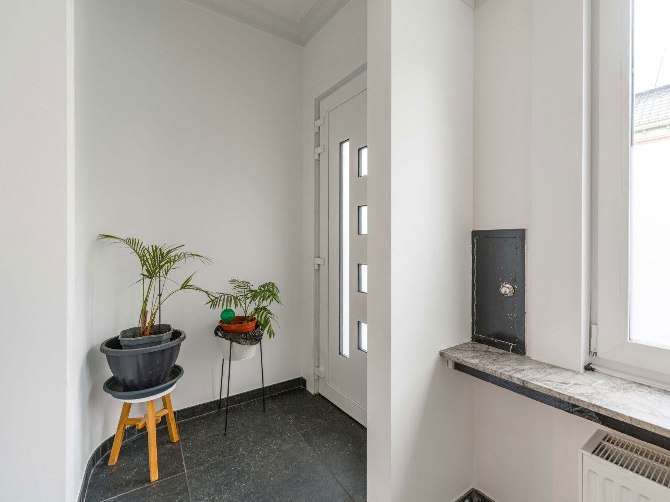 Ruime, instapklare woning met 3 à 4 slpk., inpandige garage en tuin - foto 2