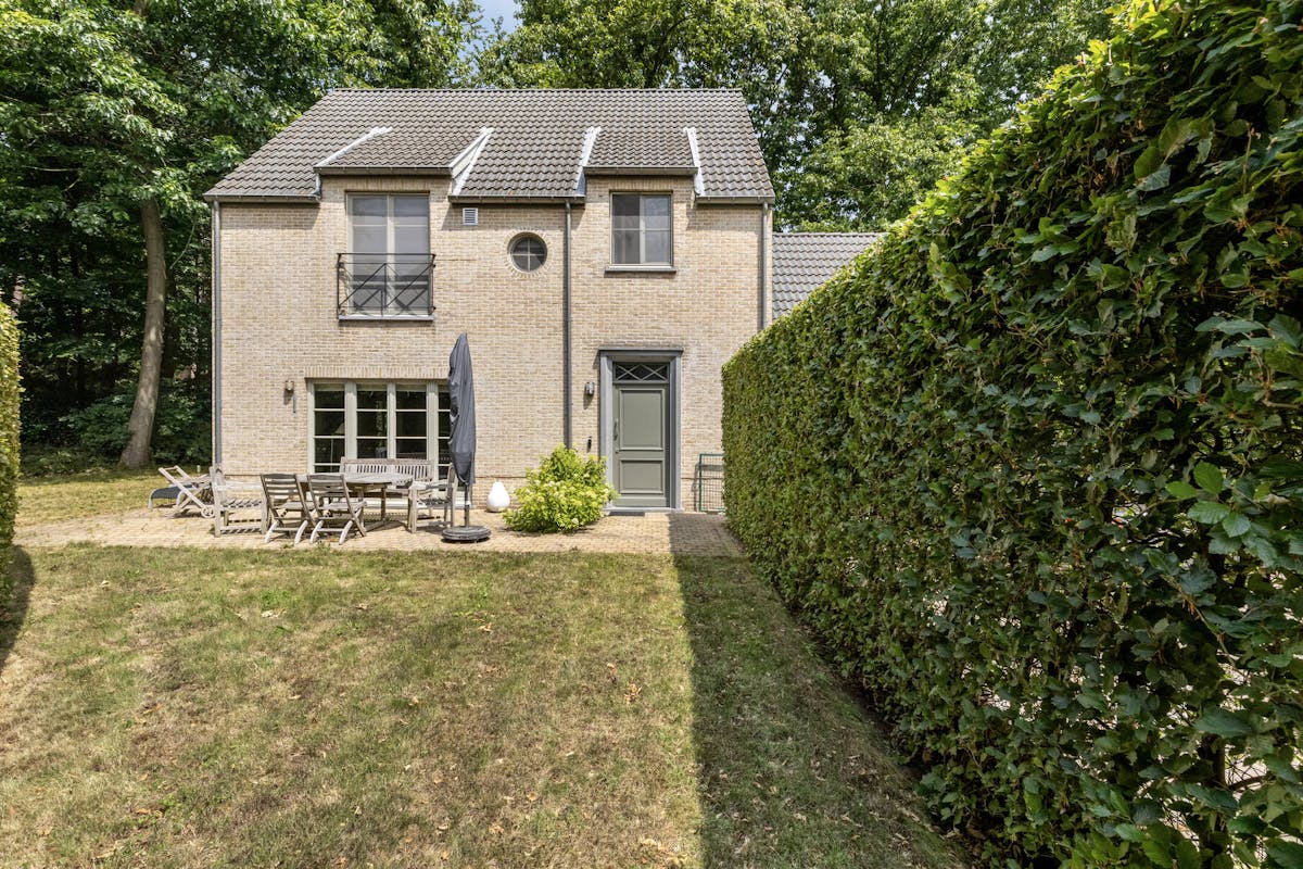 Beautiful house for sale in a green area in Kapellen! - photo 1