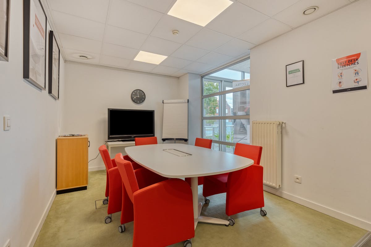 Business building for rent in Destelbergen - photo 5