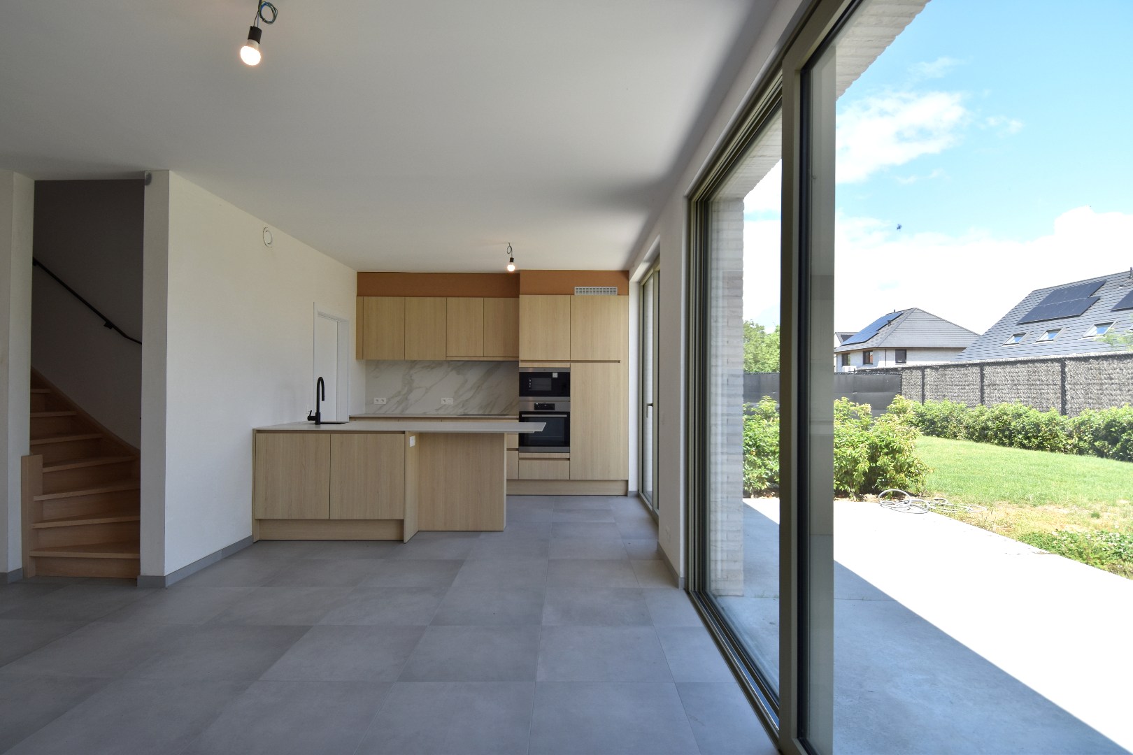 Nieuwbouwwoning (instapklaar!) met 3 slaapkamers, garage en zonnige tuin te koop nabij Bergelen te Gullegem - foto 5